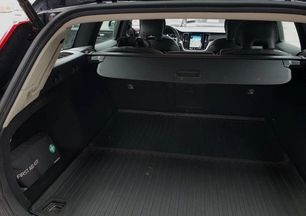 Volvo V60 Cross Country cena 124900 przebieg: 123961, rok produkcji 2020 z Warszawa małe 742